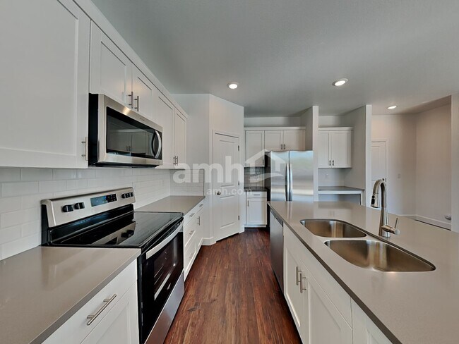 Foto del edificio - 4239 W St Charles Ave