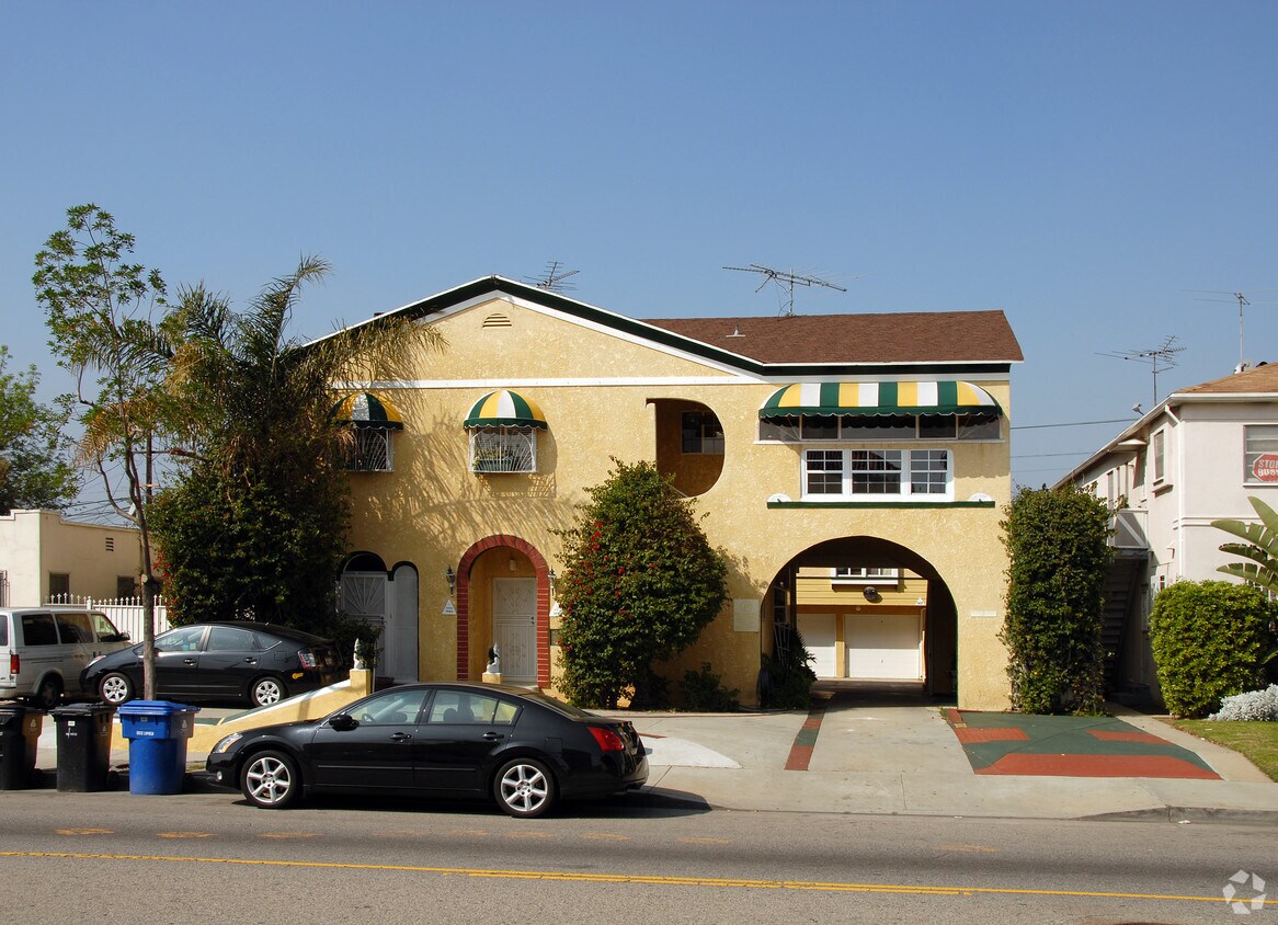 Primary Photo - Casa Cecilia