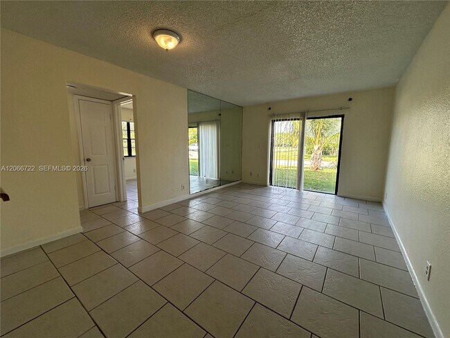 Foto del edificio - 7625 Tam Oshanter Blvd