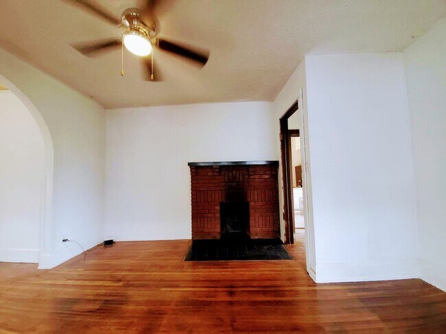 Foto del edificio - 274 W Dickson Ave