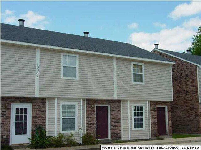 Foto del edificio - Beautiful 2 Bed, 2.5 Bath townhome on Jefferson Hwy