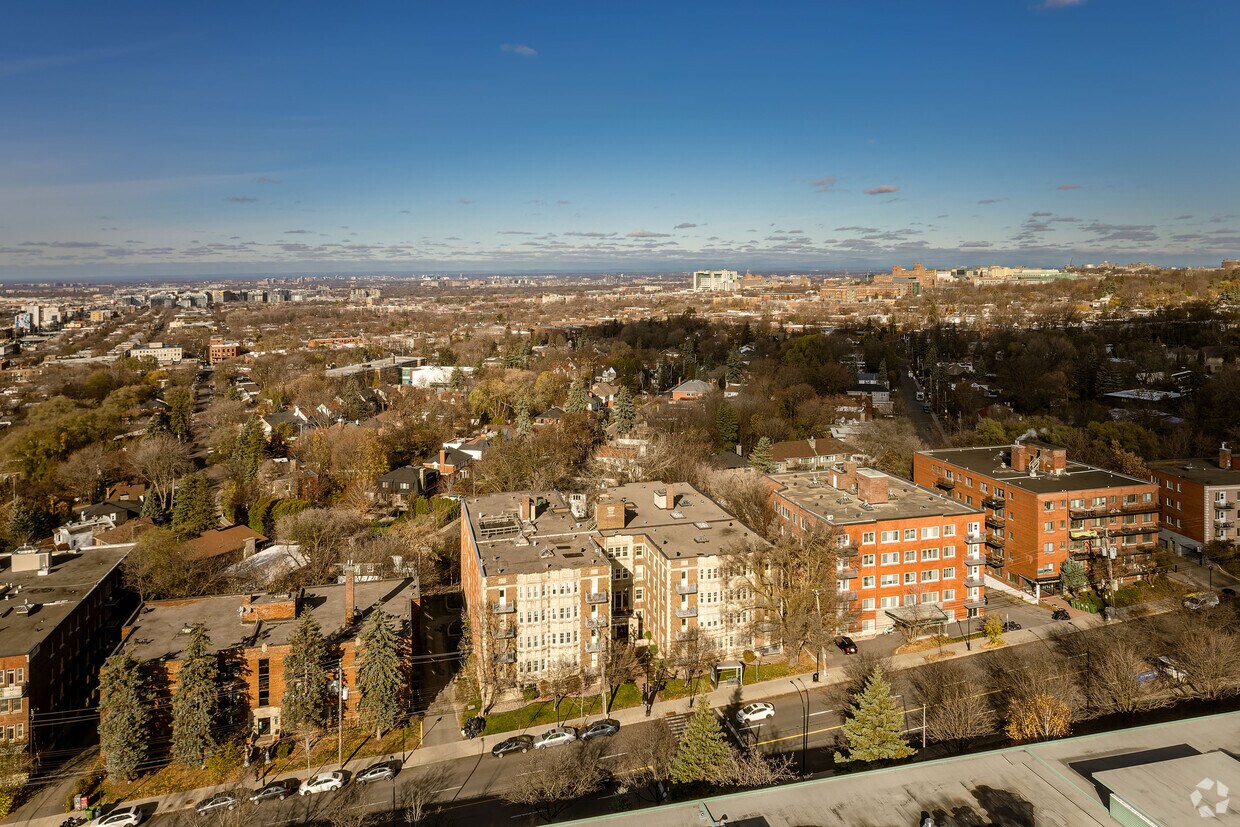 Aerial Photo - 5145 Ch De La Côte-Saint-Luc