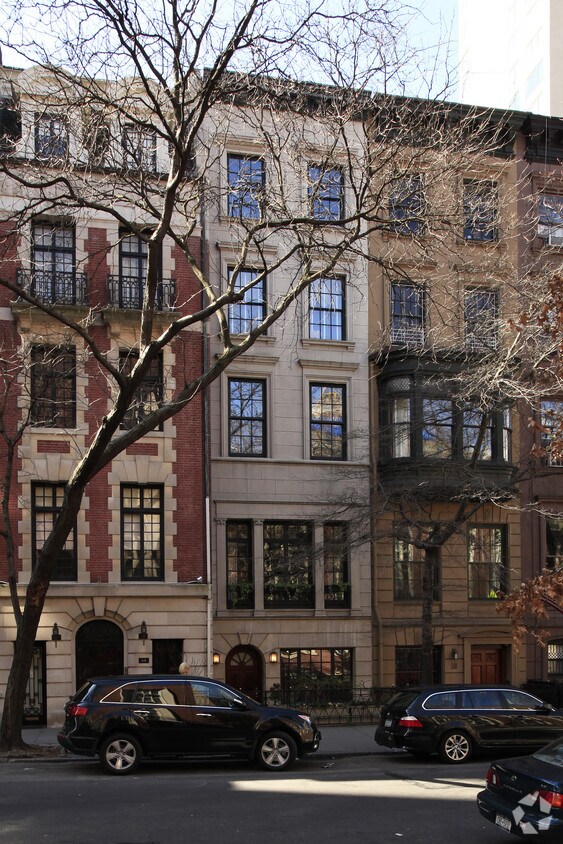 Building Photo - 42 E 81st St