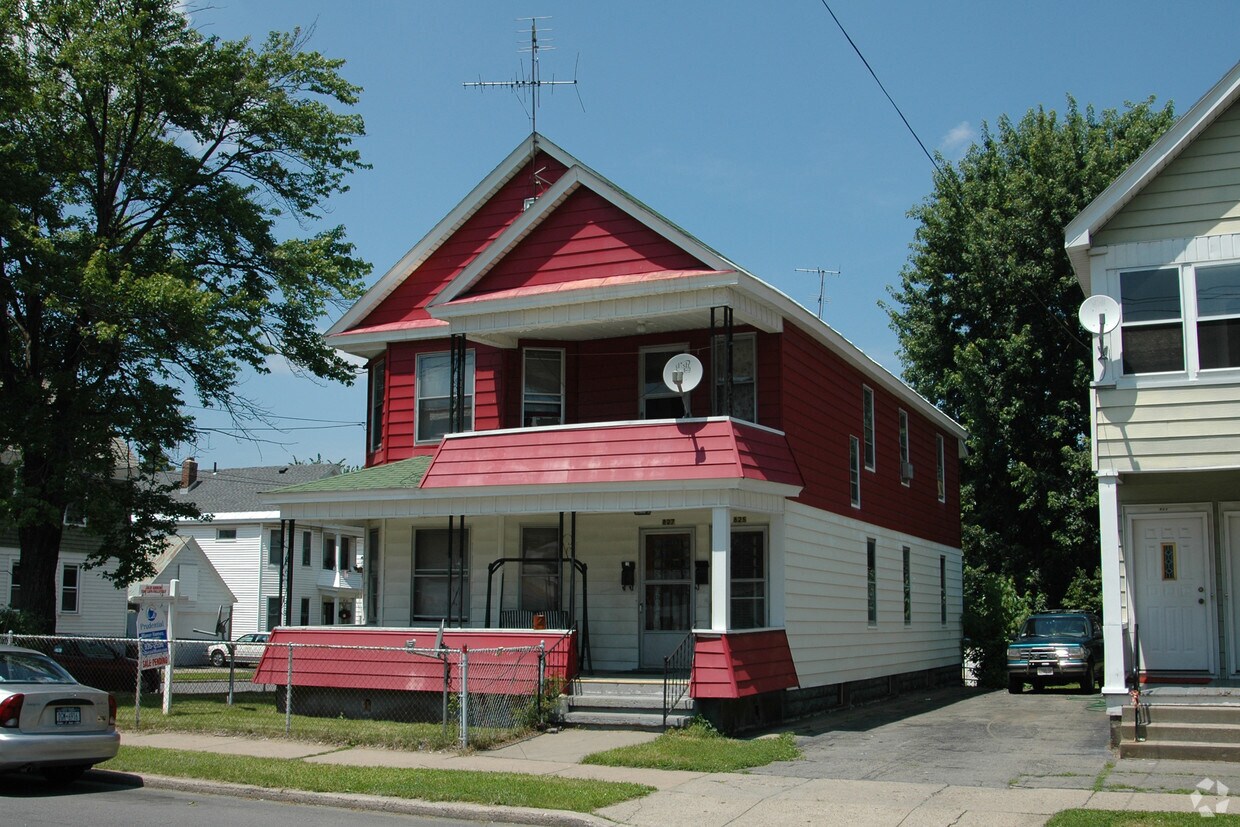 Building Photo - 825 Norwood Ave
