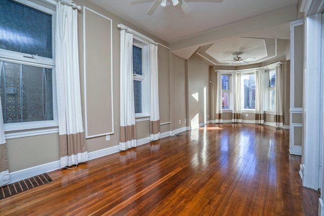 Foto del edificio - 2334 W Dickens Ave