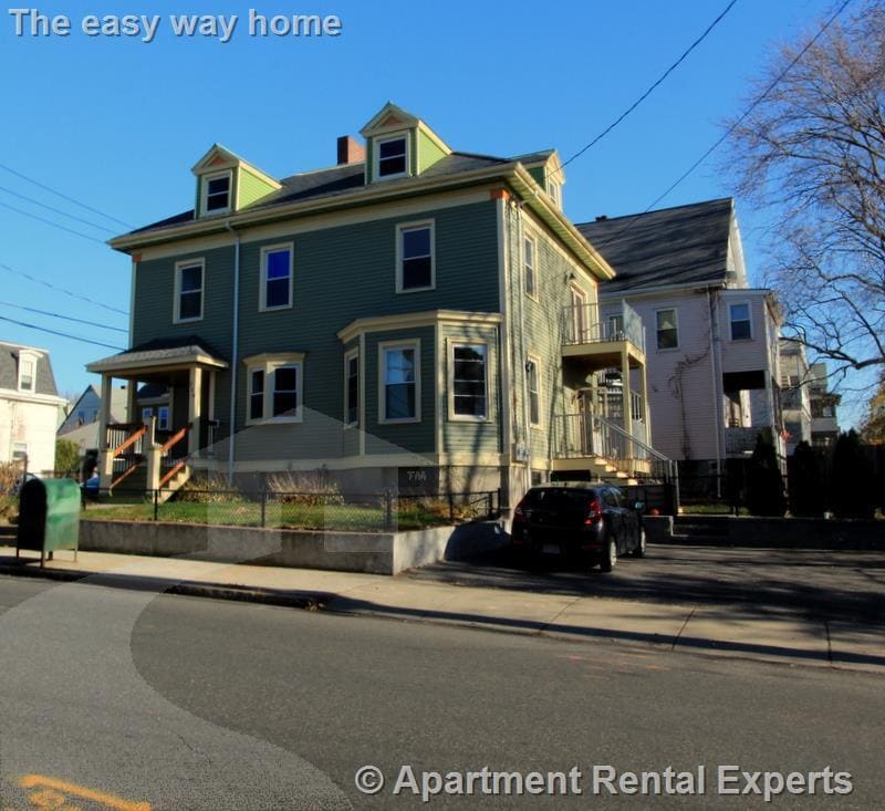 Primary Photo - 119 Central St