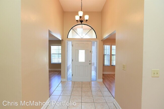 Building Photo - 4 br, 2 bath House - 487 Carrigan Ave