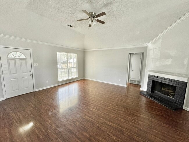 Building Photo - 55 Oak Ridge Cove