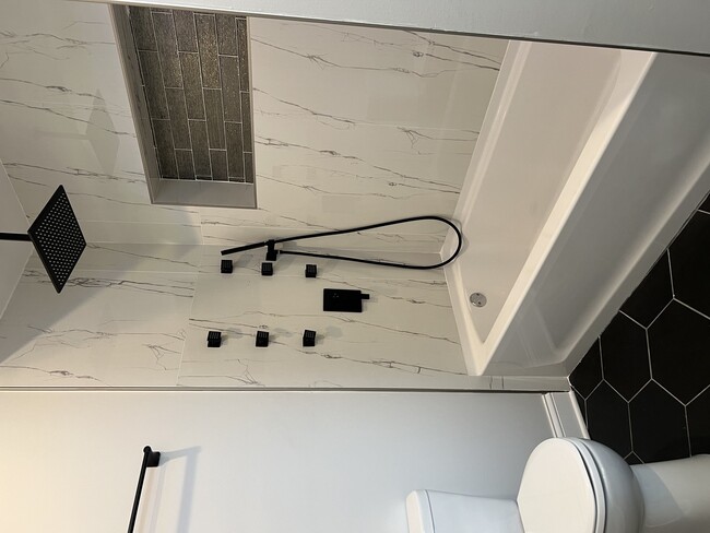 Building Photo - 4555 S Francisco Ave