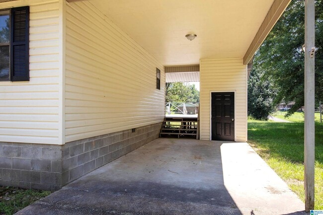 Building Photo - 95 Meadow Ln