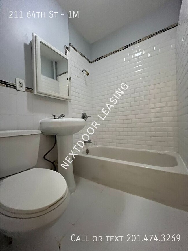 Foto del edificio - 211 64th St