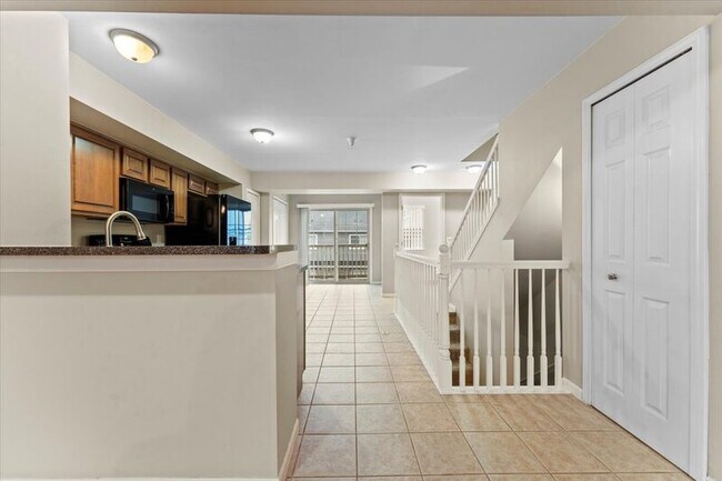 Foto del edificio - 14220 Lakeside Blvd N
