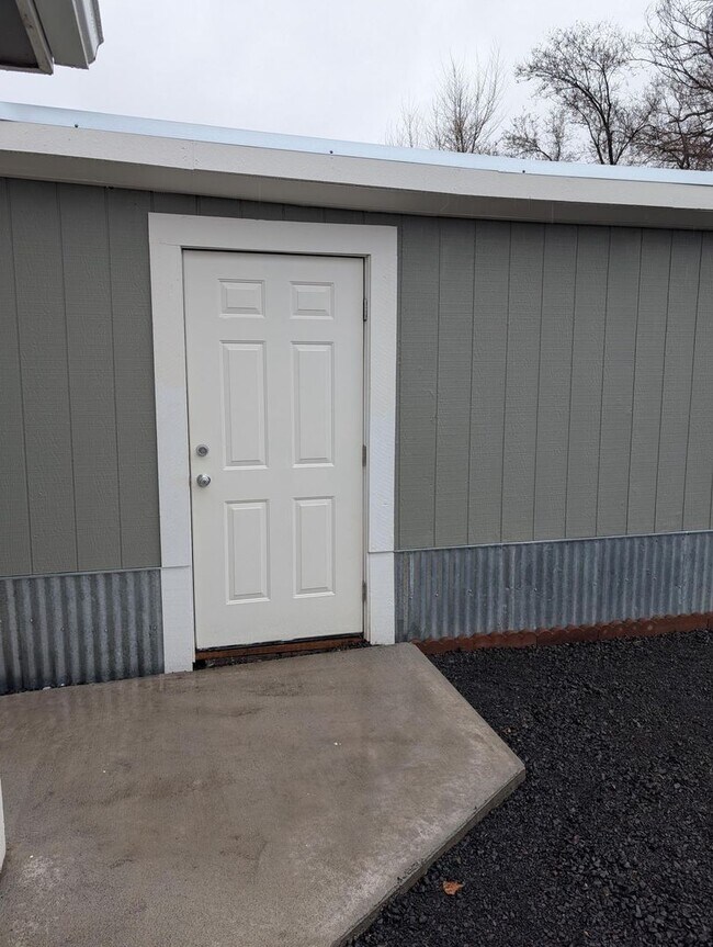 Foto del edificio - 2 Bedroom 1 Bath- Home