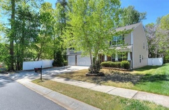 Building Photo - 9409 Pond Vista Court