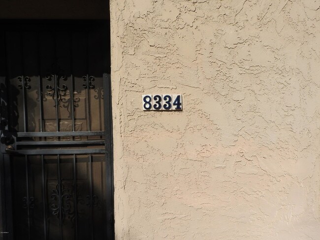 Building Photo - 8334 E Solano Dr
