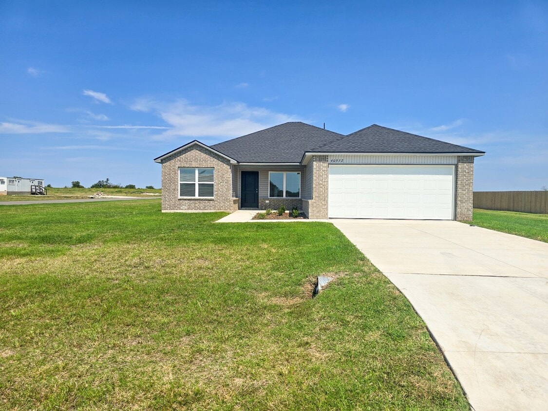 Primary Photo - New Construction 3 bedroom Home in Shawnee