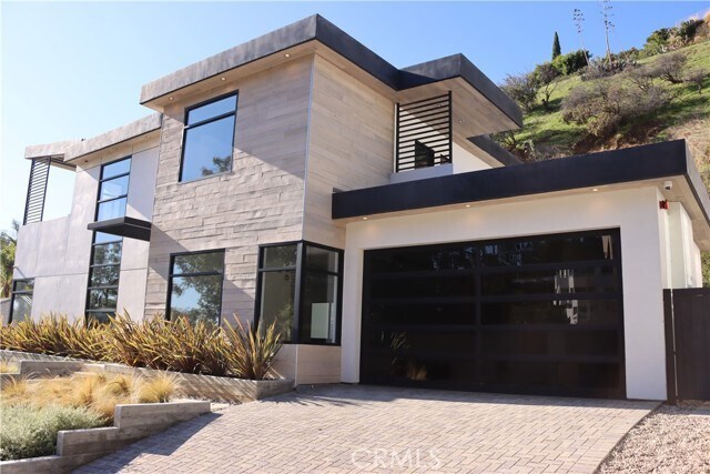 Foto principal - 1319 Sunset Plaza Dr