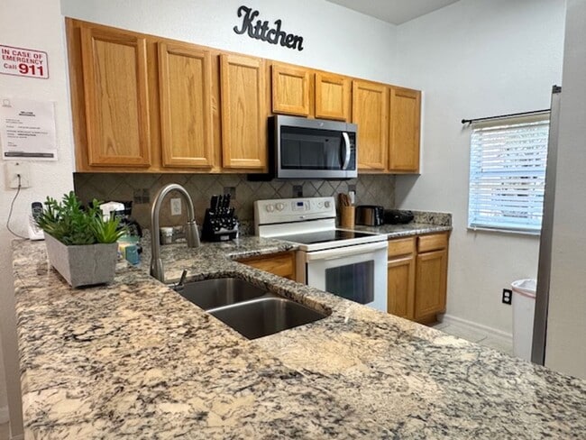 Photo - Kissimmee Townhome For Rent - Fully Furnished with 3 Bedrooms 2.5 Baths