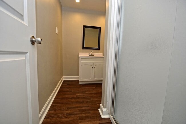 Building Photo - 3 bed 3 bath remodeled house for rent