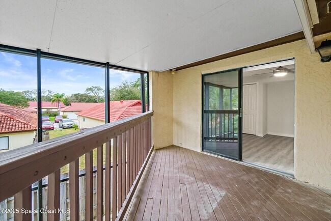 Foto del edificio - 8753 Live Oak Ct