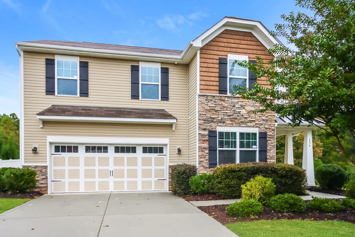 Primary Photo - 136 Chertsey Dr