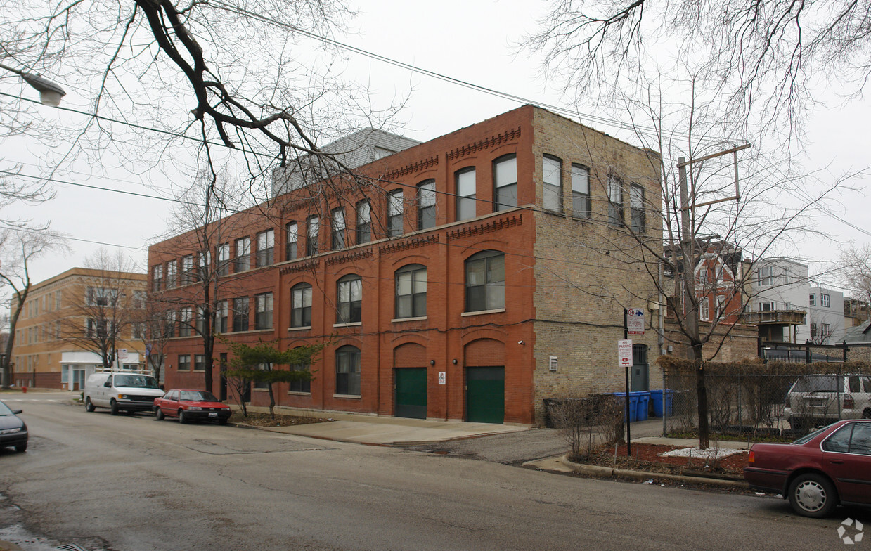 Building Photo - 1101 N Damen Ave