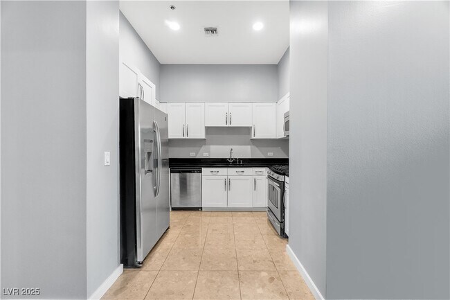 Foto del edificio - 4575 Dean Martin Dr