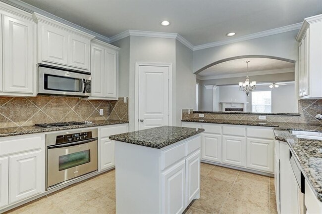 Building Photo - 2604 Enclave At Shady Acres Ct