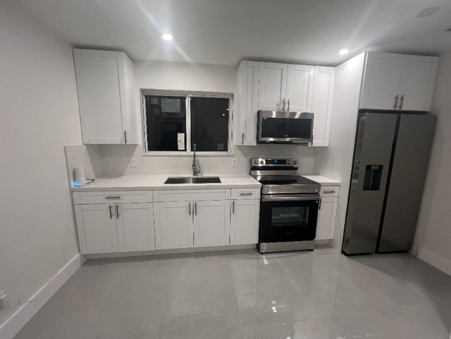 Foto del edificio - 5300 NW 25th Ave
