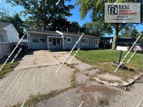 Building Photo - 21 Seames Dr