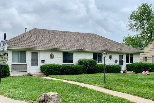 Front - 9325 Ballentine St