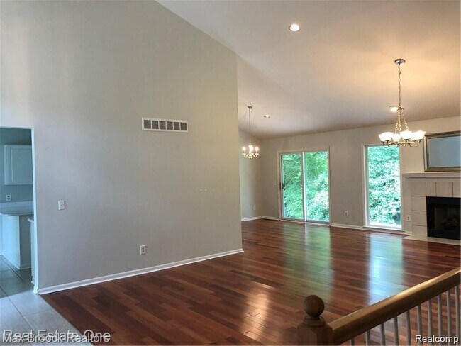 Building Photo - 5273 Simpson Lake Rd