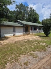 Building Photo - 2410 Ladd Dr