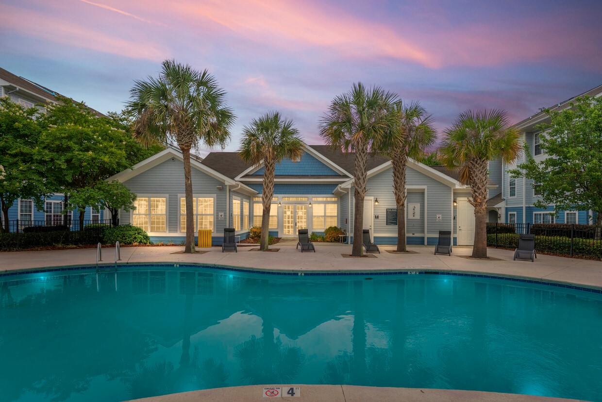 The View at Pembroke Student Housing Apartments 490 Prospect Rd