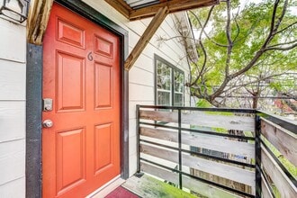 Building Photo - 2720 Truxillo St