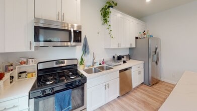 Building Photo - 6330 Mesita Dr