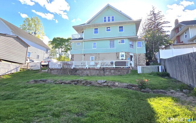 Foto del edificio - 48 Elmwood Ave