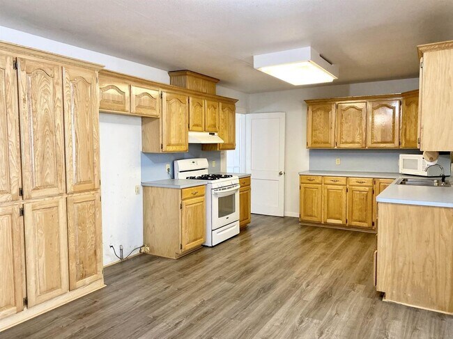 Building Photo - 1574 FM 1795