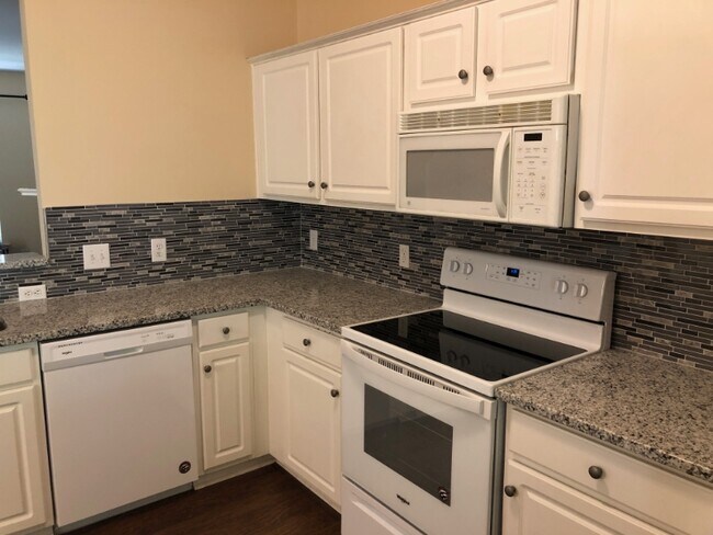 Building Photo - 2703 Thornbush Ct