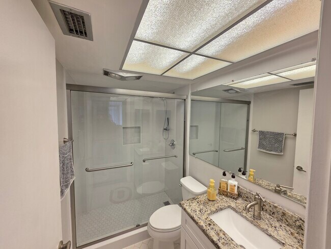 Foto del edificio - 1012 Pearce Dr