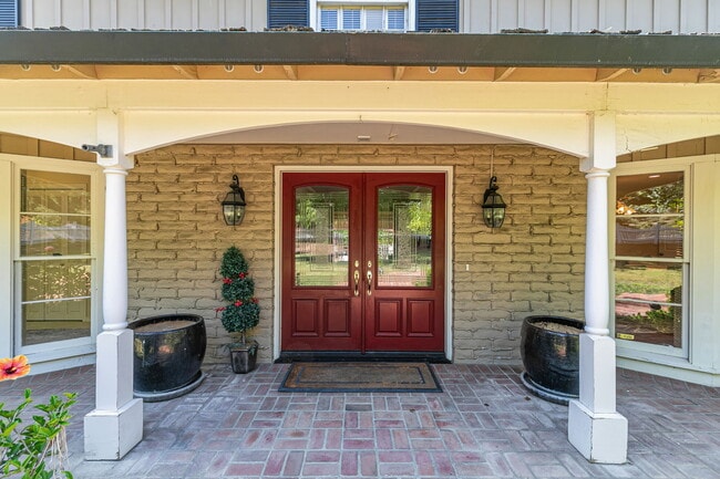 Building Photo - 25567 Willow Pond Ln