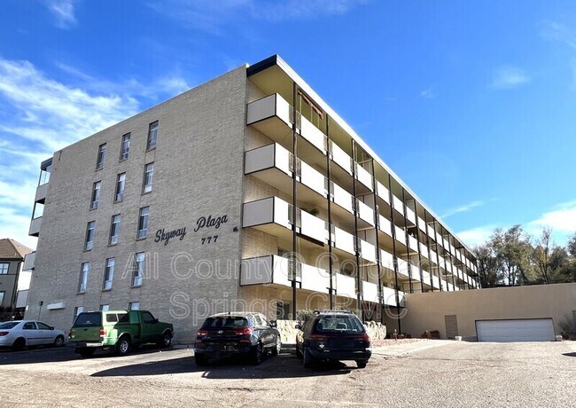 Foto del edificio - 777 Saturn Dr