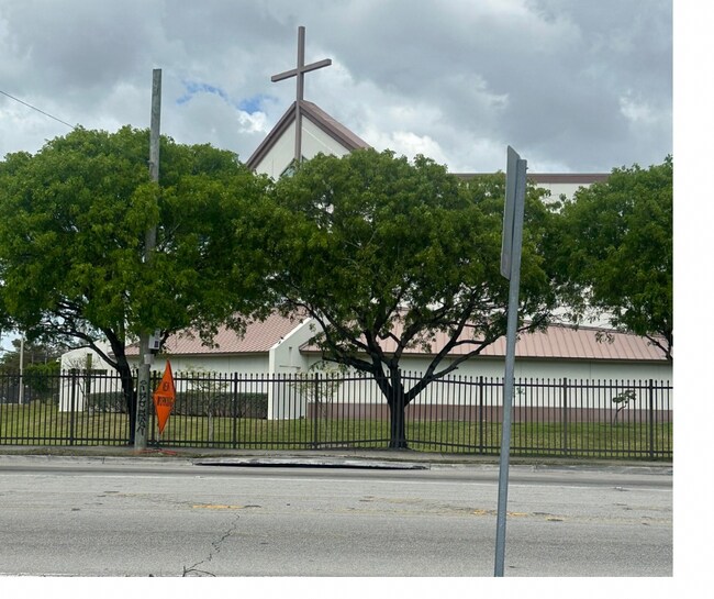 Foto del edificio - 18301 SW 107th Ave