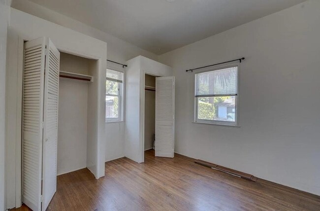 Building Photo - 1830 De La Vina St.
