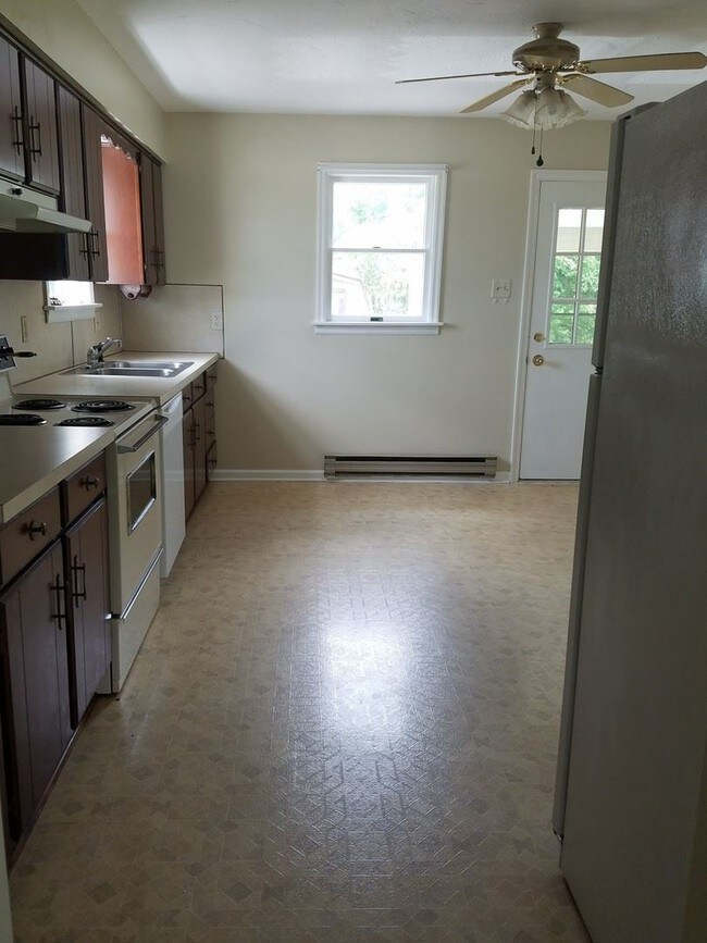 Building Photo - 2 br, 1 bath House - 1116 PENNSYLVANIA AVENUE
