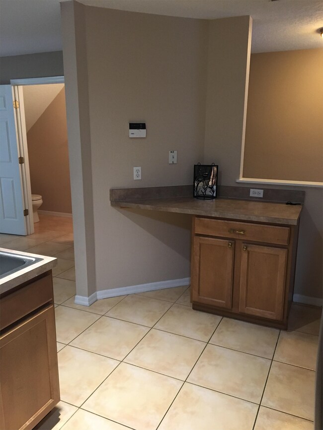Building Photo - 5043 Shorewood Landing Ln