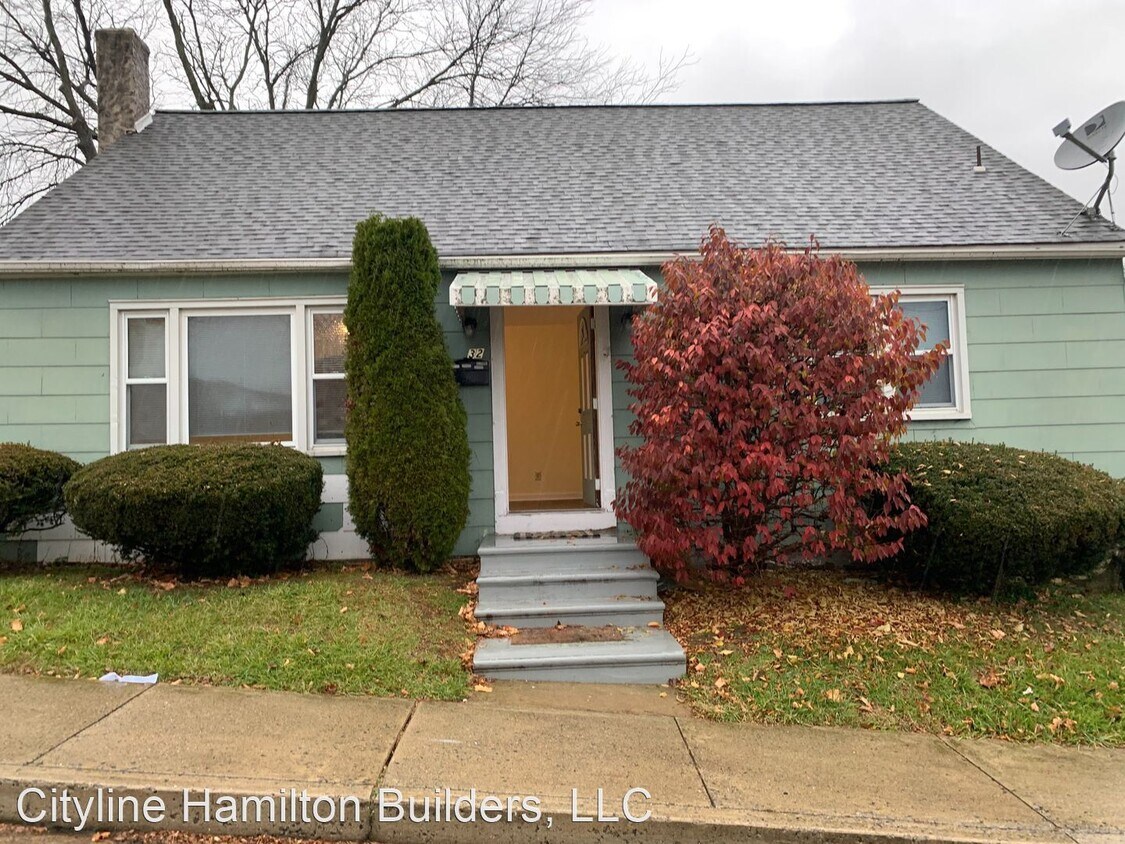 Primary Photo - 4 br, 1 bath House - 32 N Front Street