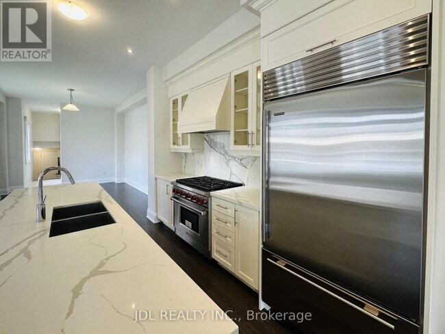 Building Photo - 26 Callisto Ln