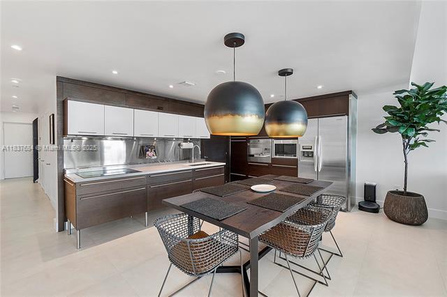 Foto principal - 6000 Collins Ave