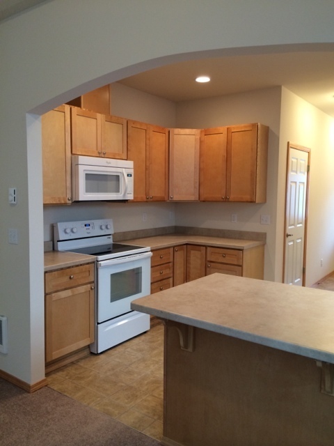 Building Photo - One Level Poulsbo Place Condo